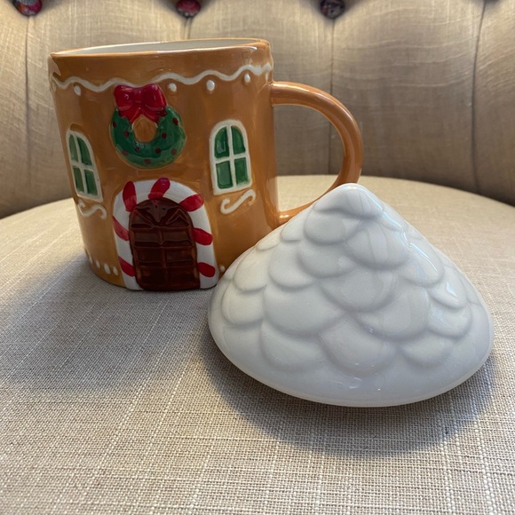 Gingerbread House Lidded Mug - Picture 3 of 3